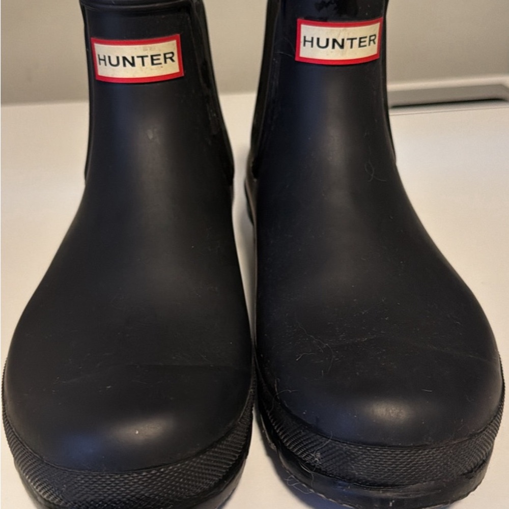 Hunter Original Chelsea Black Boots, size 10 - Picture 3 of 3